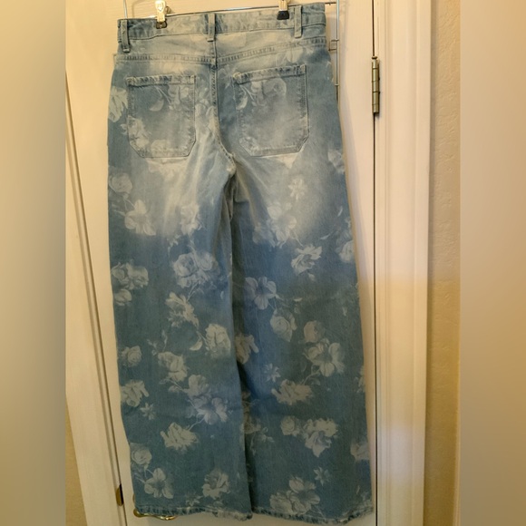 No Boundaries Light Blue Floral Wide-Leg Jeans - Picture 4 of 8